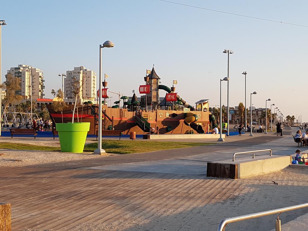 Spat Hotel Ashdod Eksteriør bilde