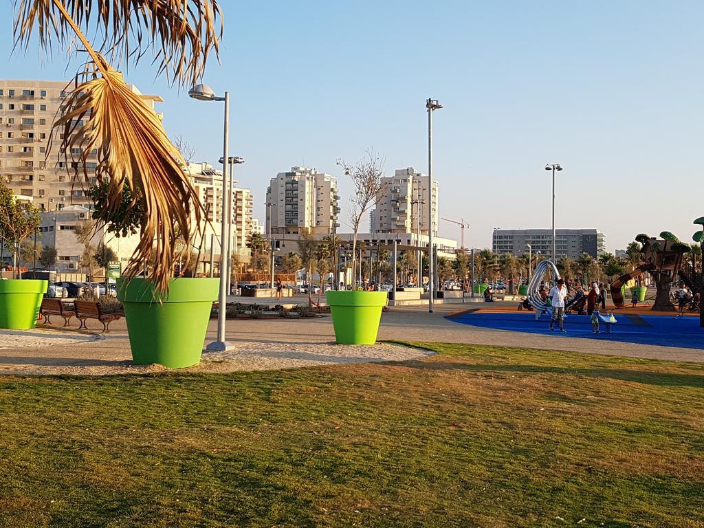 Spat Hotel Ashdod Eksteriør bilde