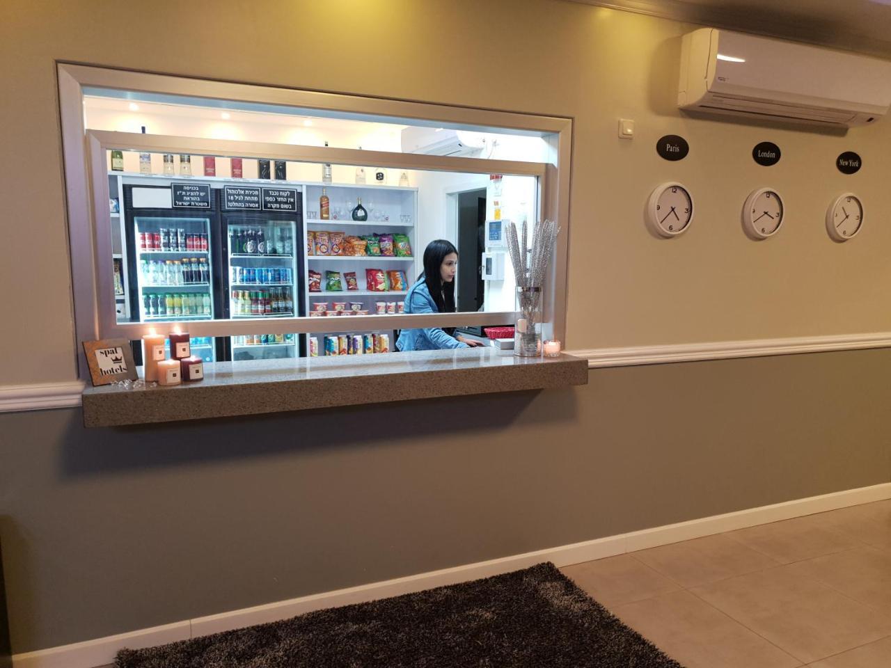 Spat Hotel Ashdod Eksteriør bilde