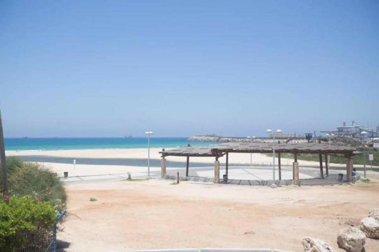 Spat Hotel Ashdod Eksteriør bilde
